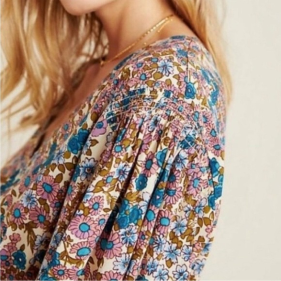 Anthropologie Maeve Odette Smocked
Floral Blouse S - Picture 11 of 11